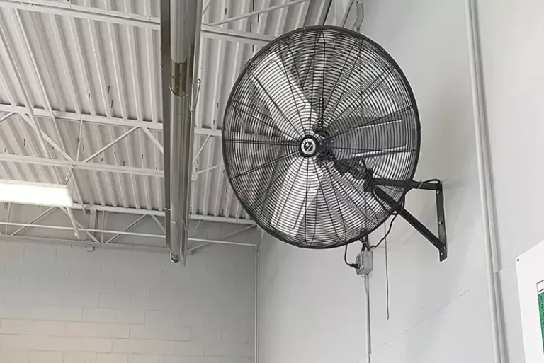 Industrial wall-mounted fans manufactured by SF Fan for workshops and commercial facilities