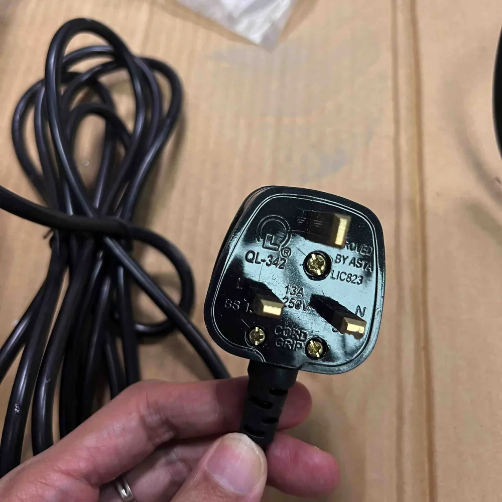 Fan plug